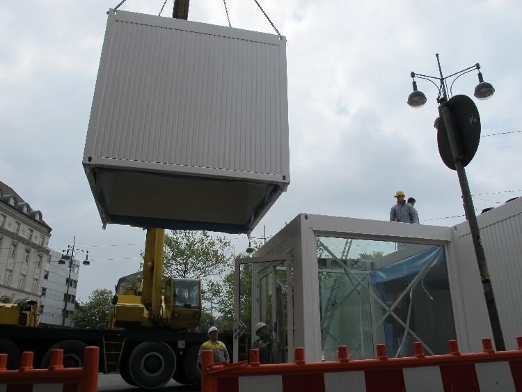 Info-Container am Königsplatz Info-Container am Königsplatz