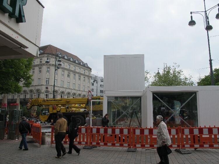 Info-Container am Königsplatz Info-Container am Königsplatz