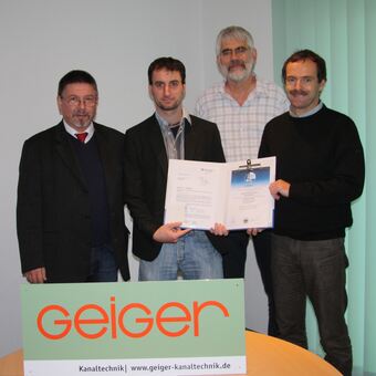 Hans Peter Hecker, Alexander Schmid, Peter Baier und Willi Geiger, Foto: Geiger Kanaltechnik