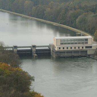 Das Donaukraftwerk Dillingen erzeugt klimafreundlichen regenerativen Strom aus Wasserkraft, Foto: BEW, 2011