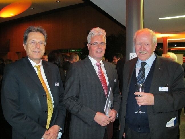 <a href=/videos+bilder/bilder_galerie,-Der-traditionelle-Neujahrsempfang-der-IHK-Schwaben-2012-_galid,1862.html>Er ist eine traditionelle Plattform f&uuml;r ein modernes Networking, der ...</a>