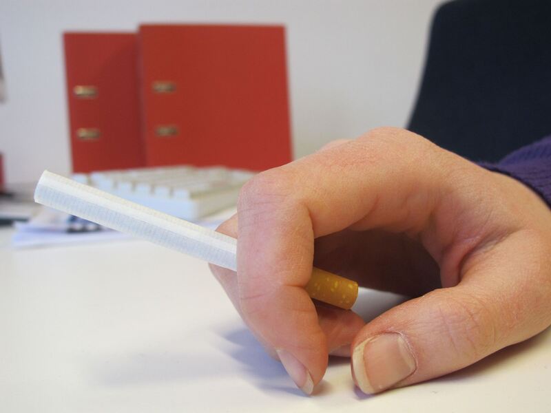Rauchen am Arbeitsplatz, Foto: B4BSCHWABEN Rauchen am Arbeitsplatz, Foto: B4BSCHWABEN