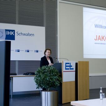 Hannelore Leimer von Erhardt+Leimer blickt auf ein erfolgreiches Jahr 2011 zurück, Foto: Erhardt+Leimer