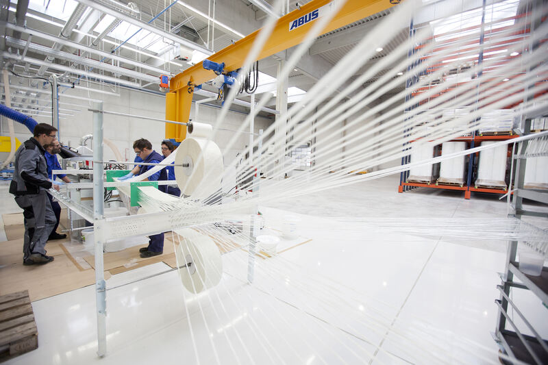 Die neue Pultrusionsanlage von Sortimo; Foto: Sortimo