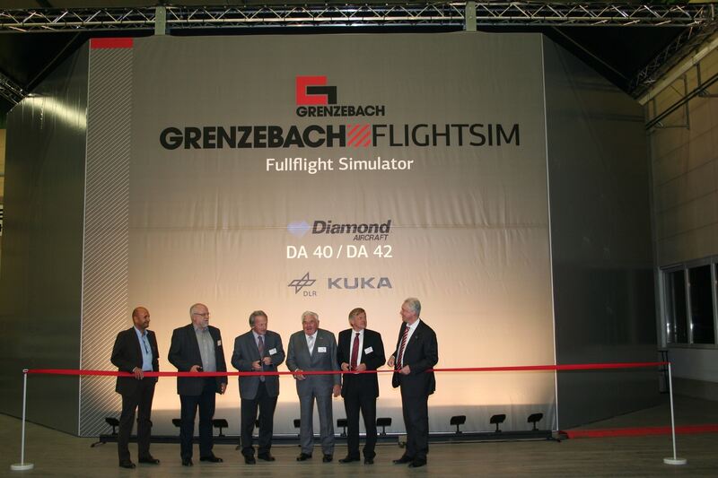 Grenzebach stellt neuen Flugsimulator vor, Foto: Grenzebach Maschinenbau GmbH Grenzebach stellt neuen Flugsimulator vor, Foto: Grenzebach Maschinenbau GmbH
