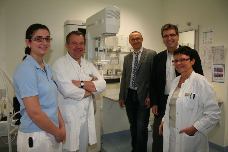 V. Berlechner, Dr. W. Beinborn, Dr. J. Klasen, Dr. H. Reitmeier, Dr. M. Mayer. Foto, Kliniken Ostallgäu – Kaufbeuren. V. Berlechner, Dr. W. Beinborn, Dr. J. Klasen, Dr. H. Reitmeier, Dr. M. Mayer. Foto, Kliniken Ostallgäu – Kaufbeuren.