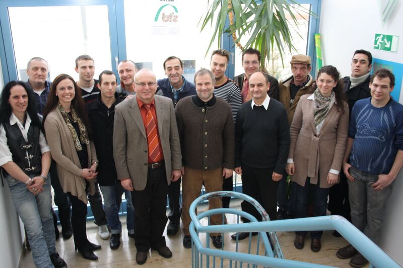 Die zehn neuen Konstruktionsmechaniker freuen sich über ihren Abschluss, Foto: Agentur für Arbeit Die zehn neuen Konstruktionsmechaniker freuen sich über ihren Abschluss, Foto: Agentur für Arbeit