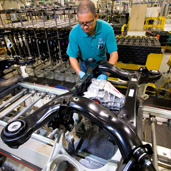 Im Just-in-Sequence-Werk Tuscaloosa/Alabama fertigt die ZF-Division Fahrwerktechnik Achssysteme, Foto: ZF