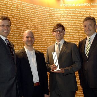 Walter Wagner, Jan Weigand, Tom Maier und Dr. Heribert Reiter freuen sich über die Auszeichnung, Foto: AGCO