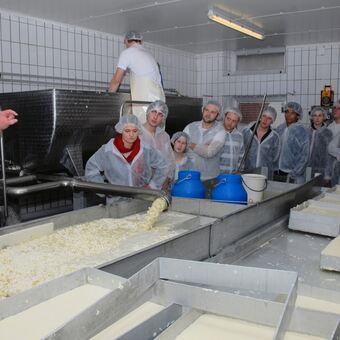 ZOTT-Auszubildende besuchen Käserei Reißler, Foto: ZOTT