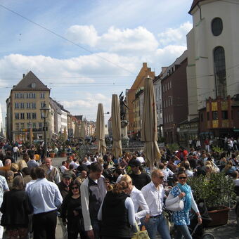 Die CIA organisiert den ersten stadtweiten verkaufsoffenen Sonntag 2012 am 6. Mai in Augsburg; Foto: CIA