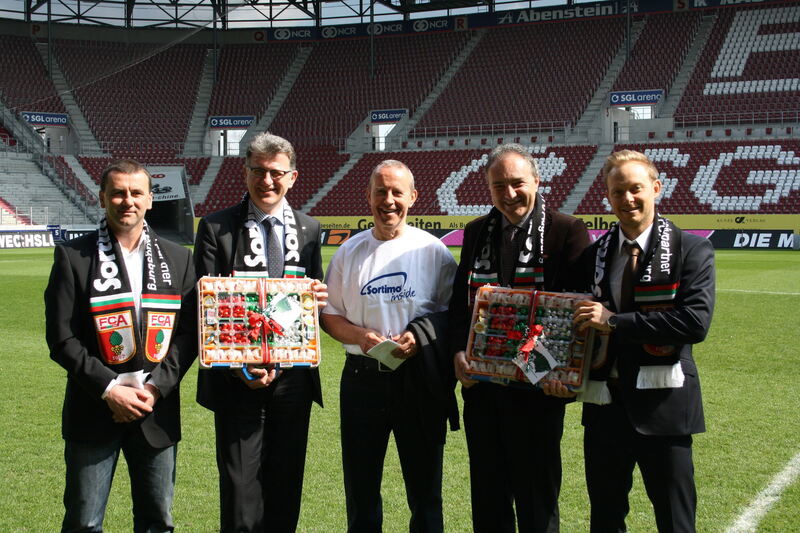 Manfred Paula, FCA; Reinhold Braun, Sortimo; Walther Seinsch, FCA; Klaus Emler, Sortimo; Rouven Kasper, SPORTFIVE, Foto: Sortimo