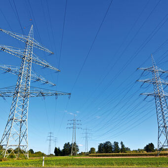 Attraktive Engergieangebote der swa. Foto: shutterstock/Jorg Hackemann