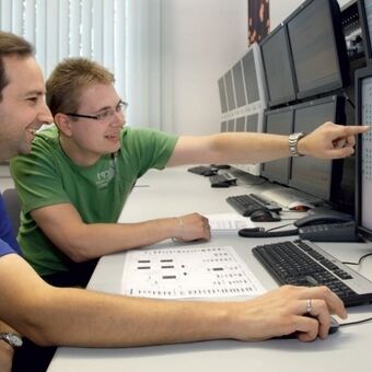 Im eigenen Netzwerk-Management- Center überwacht LEW TelNet rund um die Uhr das Datennetz.