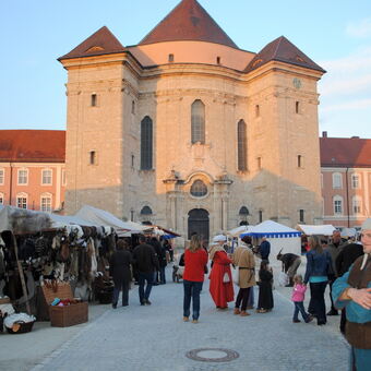 Mittelaltermarkt mit Reiterturnier im Klosterhof Wiblingen, Foto: Mittelaltermarkt Ulm