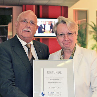 Hans Peter Albrecht mit Anette Schavan beim Frühlingsempfang des Senat der Wirtschaft, Foto: Reflexa