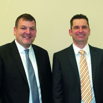 Wolfgang Elfner, Vertiebsleiter Deutschland und Dr. Stefan Lackner Leiter Vertrieb bei RAICO. Foto: RAICO 