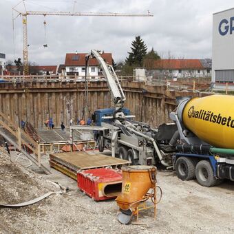 Der Umbau der Bad Wörishofer Straße in Memmingen läuft bisher nach Plan. Foto: lra Unterallgäu