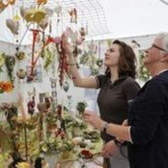 Auch dieses Jahr wird der Kunsthandwerkermarkt wieder zahlreiche Besucher anlocken. Foto:Tourismus- und Stadtmarketing 
