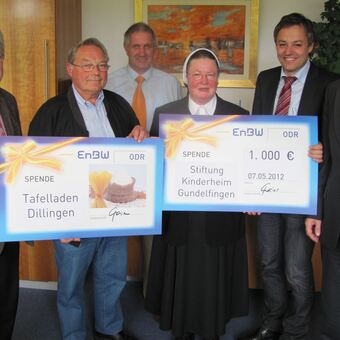 Bewiesen ein gutes Herz: Die Belegschaft EbHW Ostwürttemberg AG. Foto: lra Dillingen 