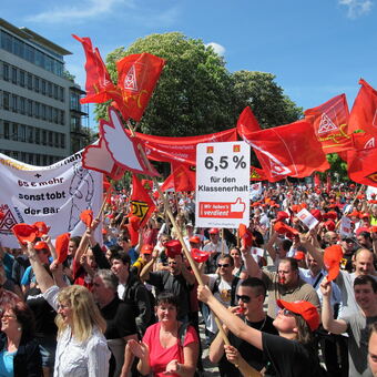 IG Metall Warnstreik auf dem Willy-Brandt-Platz, Foto: B4B SCHWABEN
