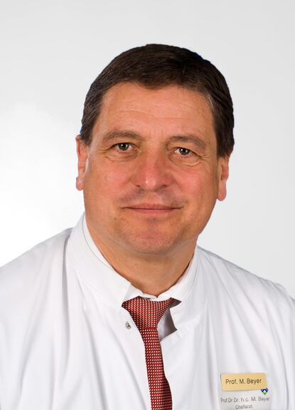 <a href=/videos+bilder/bilder_galerie,-Klinikum-unter-den-Top-25-der-besten-Deutschen-Krankenhaeusern-_galid,2284.html>Das Klinikum Augsburg und die Chef&auml;rzte der einzelnen Kliniken freuen sich ...</a>