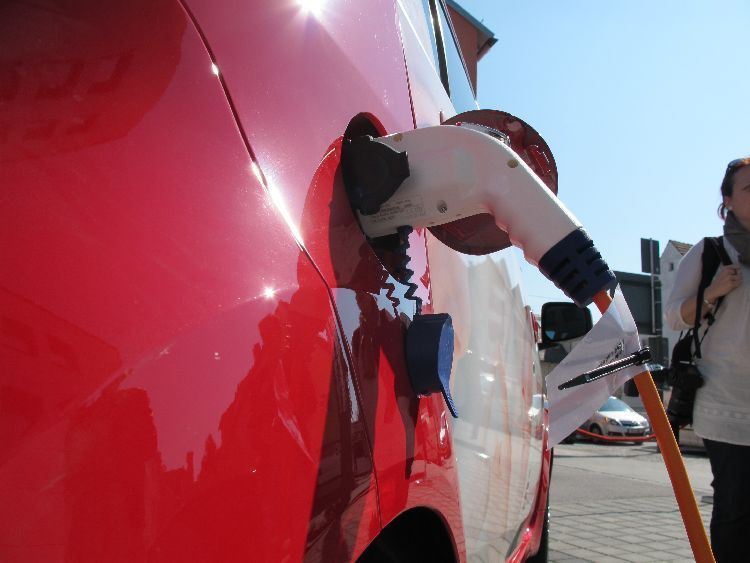 Strom tanken! Inbetriebnahme einer Zapfsäule von LEW und der Kre