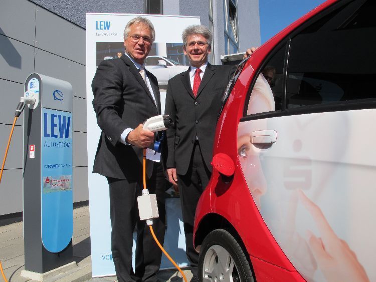 Strom tanken! Inbetriebnahme einer Zapfsäule von LEW und der Kre