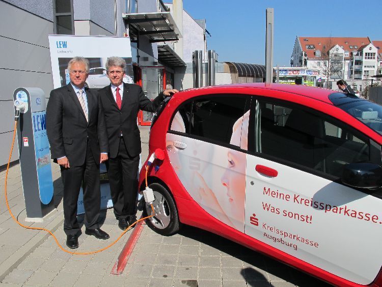 Strom tanken! Inbetriebnahme einer Zapfsäule von LEW und der Kre