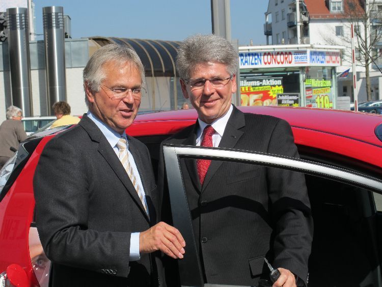 Strom tanken! Inbetriebnahme einer Zapfsäule von LEW und der Kre