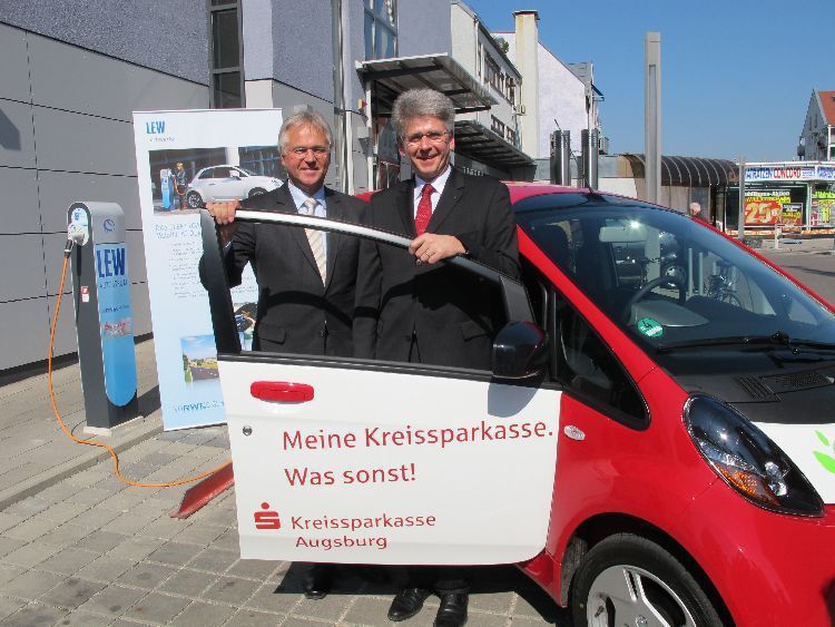 Strom tanken! Inbetriebnahme einer Zapfsäule von LEW und der Kre