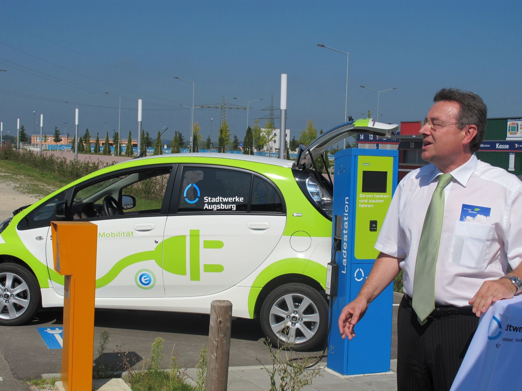 Die Stadtwerke Augsburg erweitern Fahrzeugpool um das Elektroauto Citroen C-Zero, Foto B4B SCHWABEN