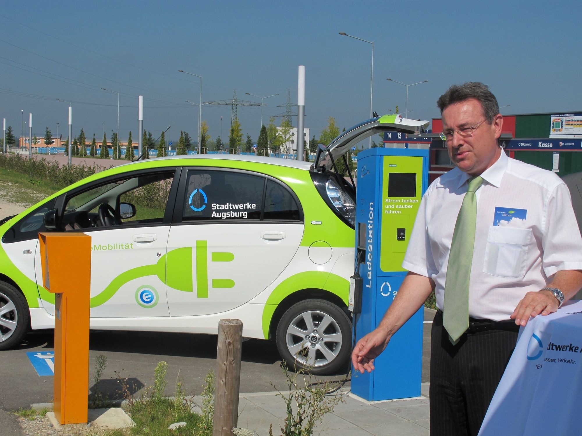 Die Stadtwerke Augsburg erweitern Fahrzeugpool um das Elektroauto Citroen C-Zero, Foto B4B SCHWABEN