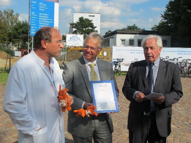 Spendenübergabe des Rotary Clubs an die mukis zum Aufbau der neuen Kinderklinik Augsburg, Foto: B4B SCHWAB