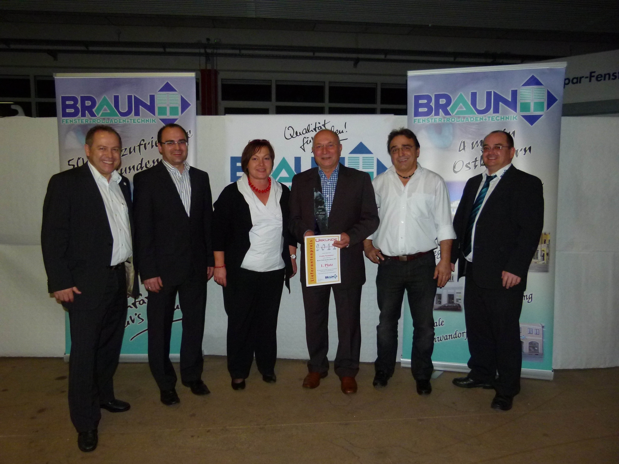 Salamander mit dem Top-Lieferanten-Award der Firma Braun ausgezeichnet, Foto: Firma Rollladen Braun OHG