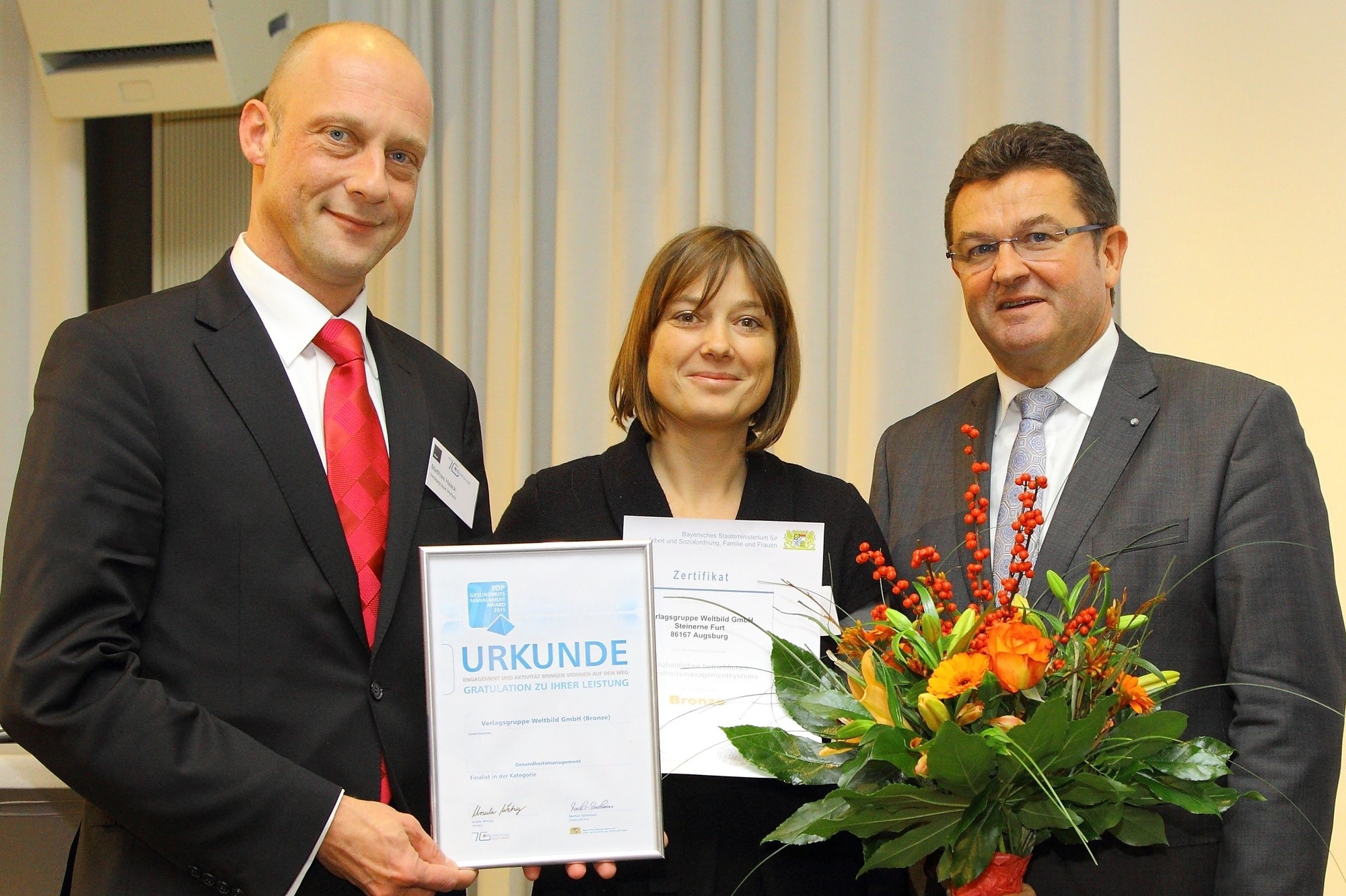 Staatssekretär Franz Josef Pschierer zeichnete Weltbild mit dem Gesundheitsmanagement-Award aus, Foto: Weltbild