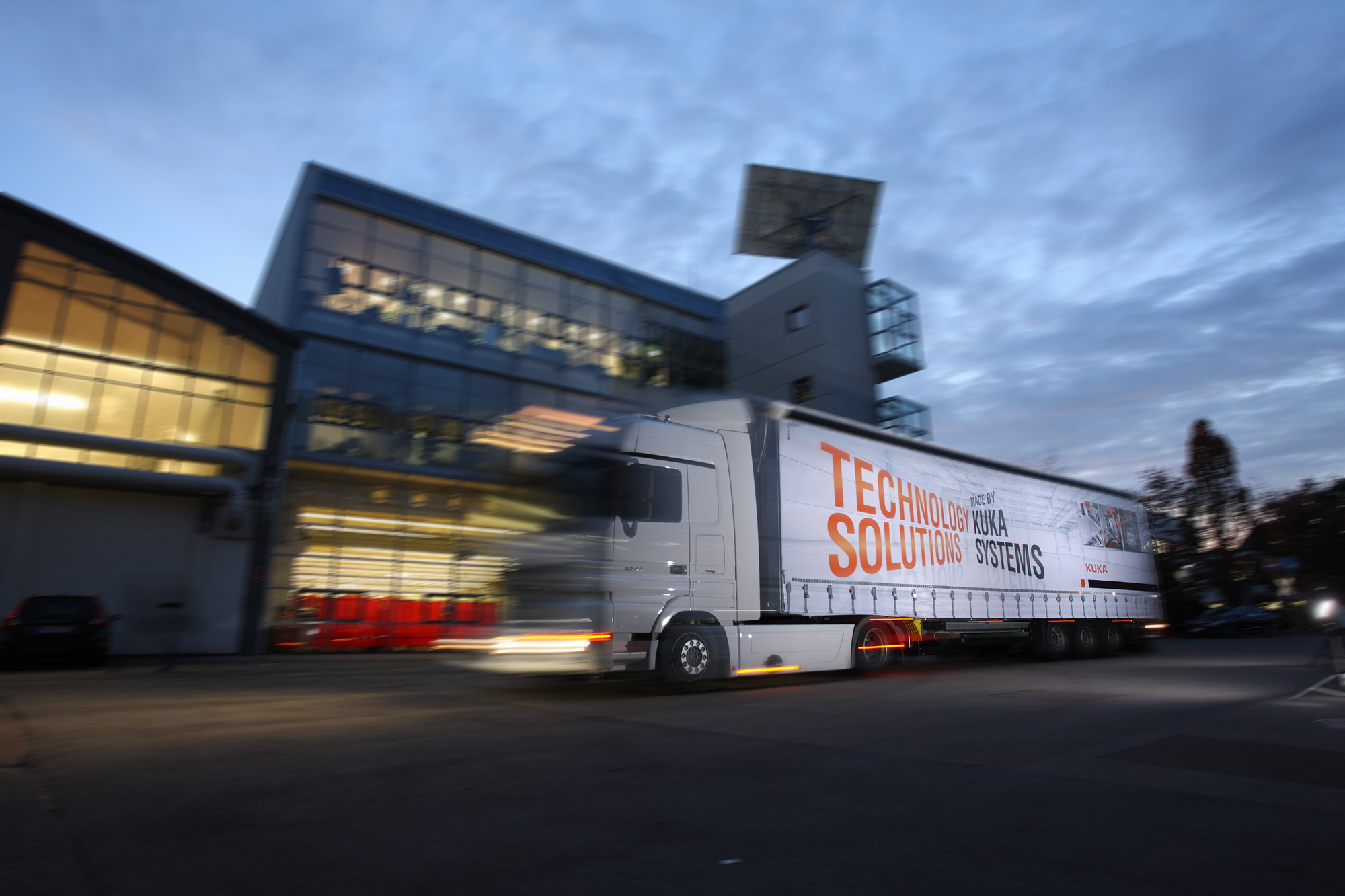 Die Marke KUKA Systems fährt durch die Straßen Europas, Foto KUKA Systems