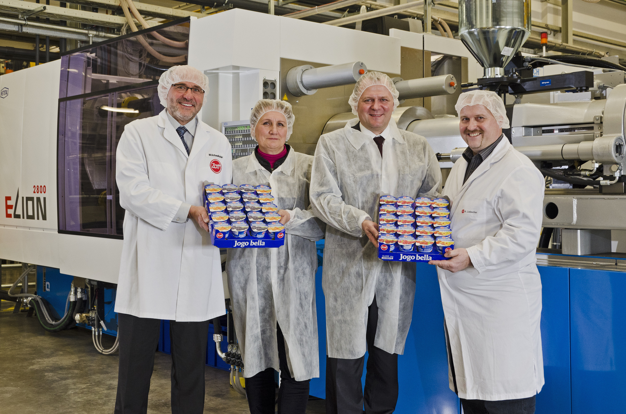 Martin Schweihofer, Anna Baran, Roman Kaszczuk und André Liebscher freuen sich über die Investitionsmaßnahmen Foto: Zott