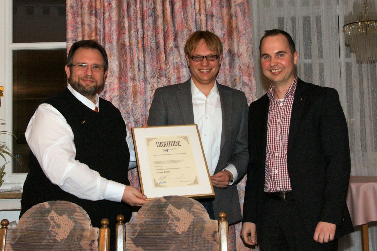 WJ-Senator Achim Schubert, den Landesvorsitzenden der WJ-Bayern Tim Schlotthauer und Frank Söder, Foto: wj donau-ries