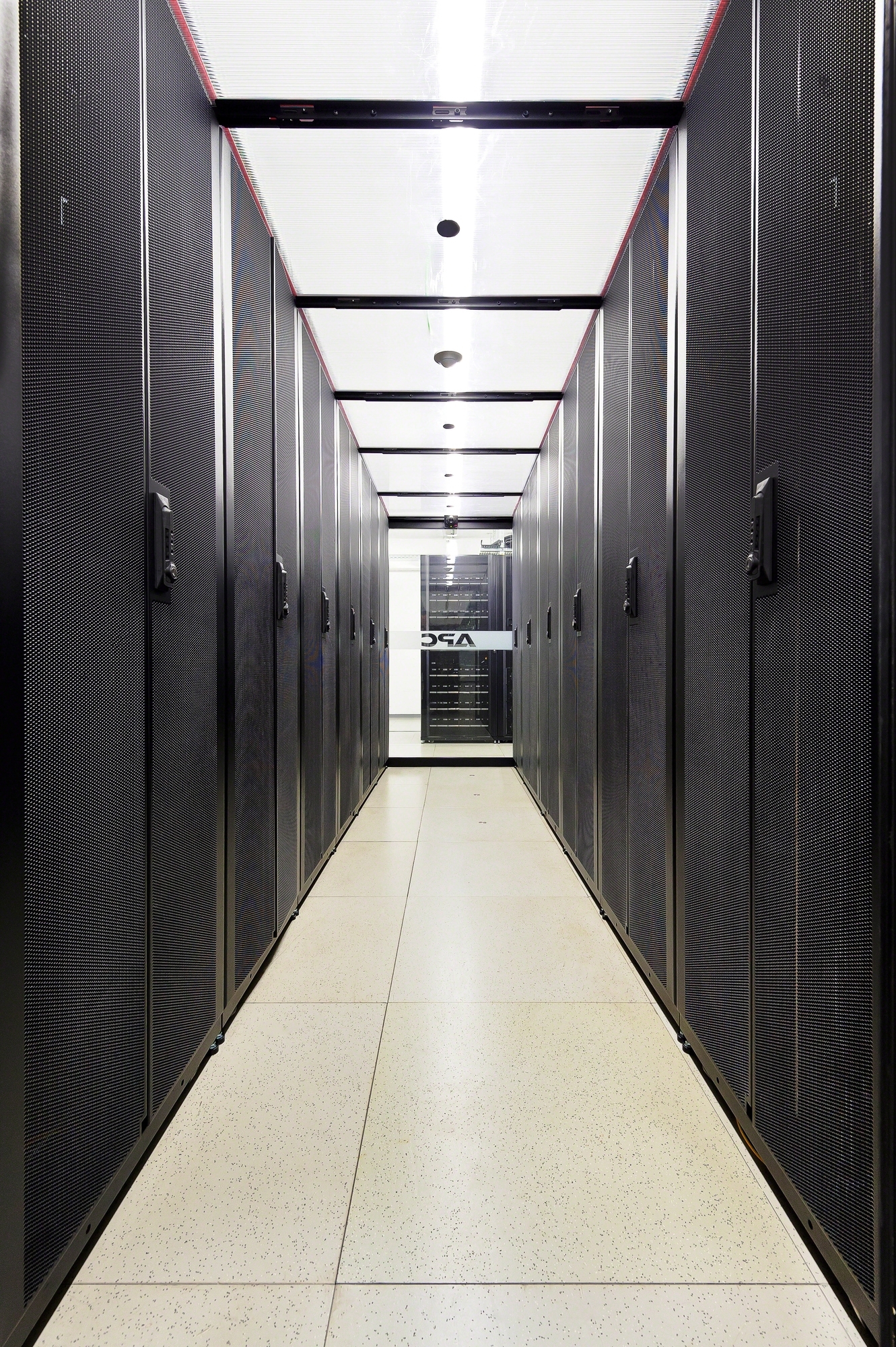 Das neue Rechenzentrum von LEW TelNet nimmt den Betrieb auf, Foto: LEW/Funck