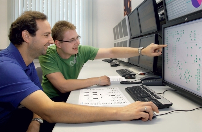Im eigenen Netzwerk-Management- Center überwacht LEW TelNet rund um die Uhr das Datennetz.
