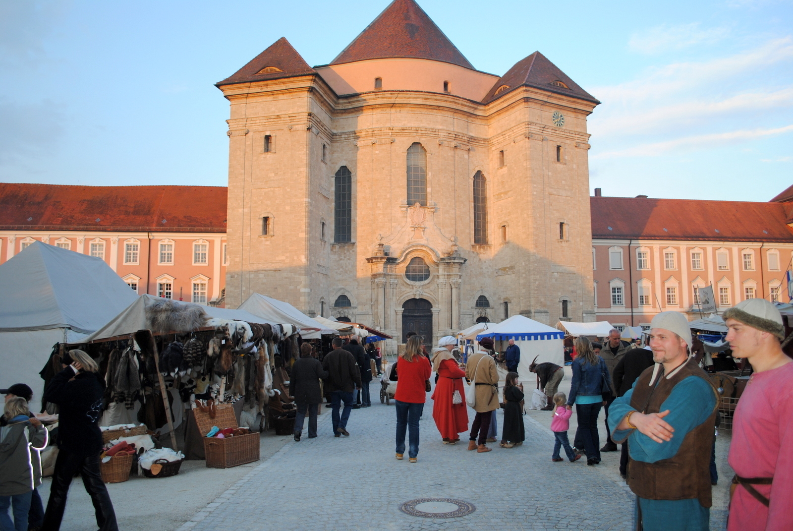 Mittelaltermarkt mit Reiterturnier im Klosterhof Wiblingen, Foto: Mittelaltermarkt Ulm
