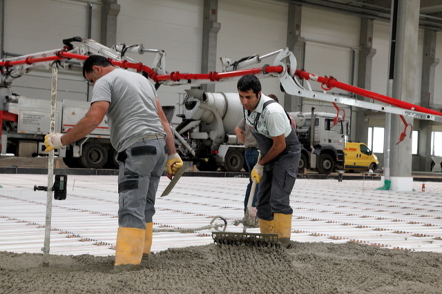 Alois Müller GmbH revolutioniert den Gewerbebau und errichtet die erste energieautarke Produktionshalle Foto: Alois Müller GmbH