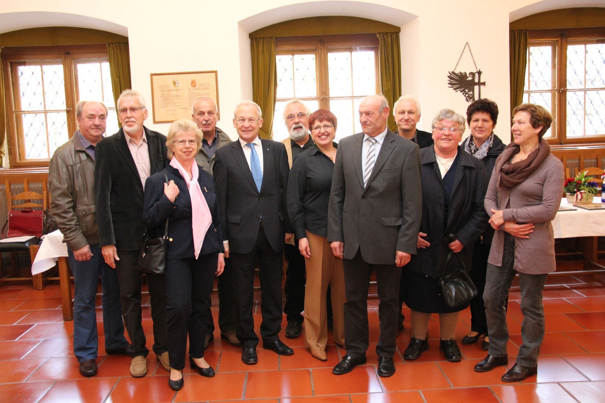 Elf Mitarbeiterinnen und Mitarbeiter verabschiedete der Oberbürgermeister in den Ruhestand. Foto: Stadt Memmingen