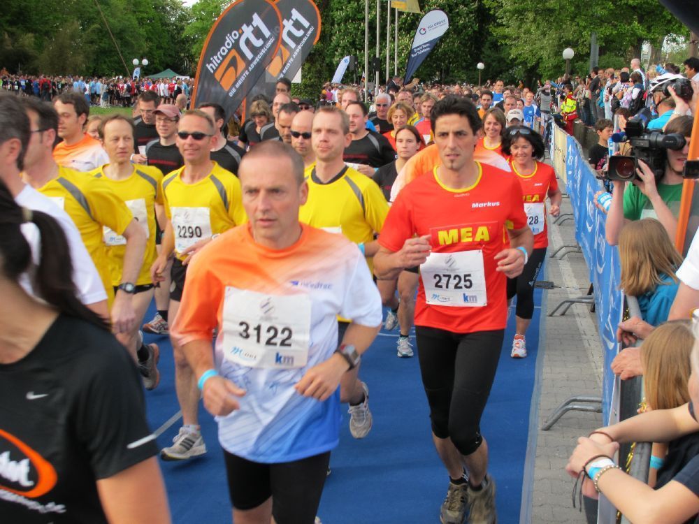 1. Augsburger Firmenlauf: Der Start. Fotos: B4B SCHWABEN