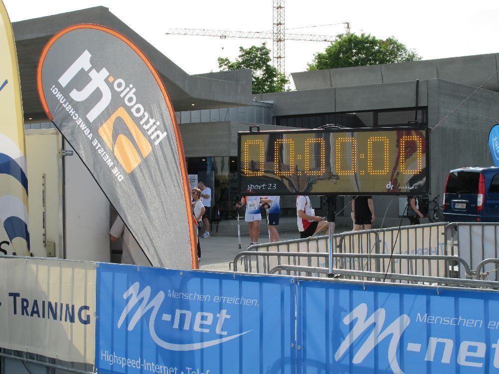 1. Augsburger Firmenlauf: Der Start. Fotos: B4B SCHWABEN