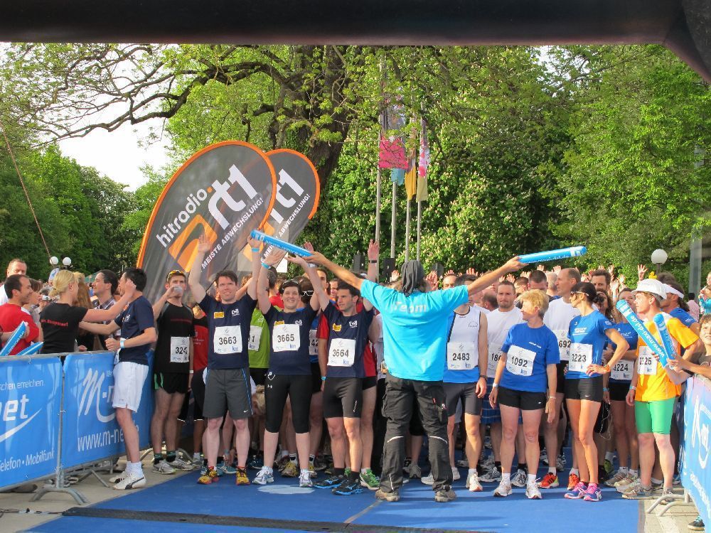1. Augsburger Firmenlauf: Der Start. Fotos: B4B SCHWABEN