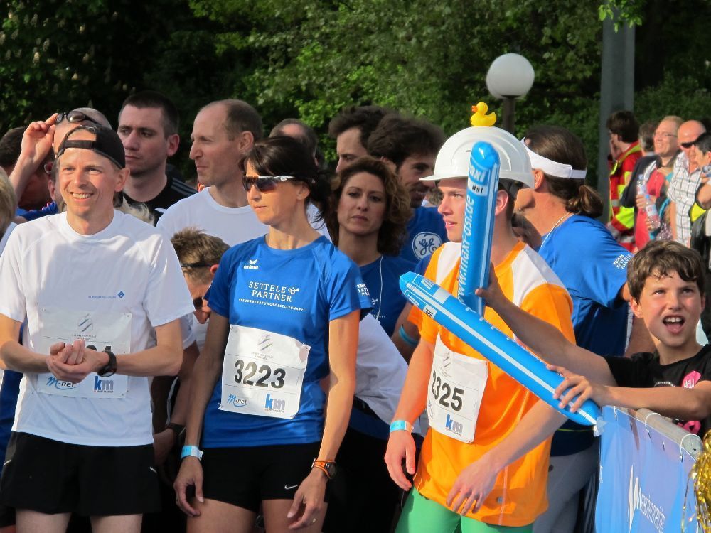 1. Augsburger Firmenlauf: Der Start. Fotos: B4B SCHWABEN