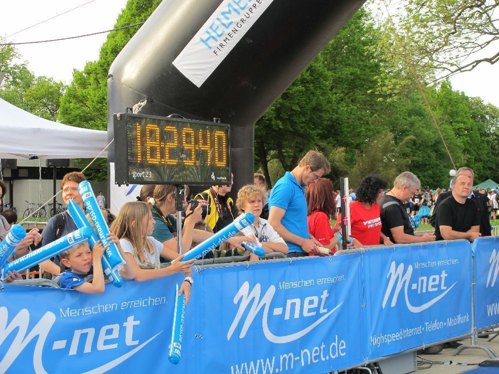 1. Augsburger Firmenlauf: Der Start. Fotos: B4B SCHWABEN