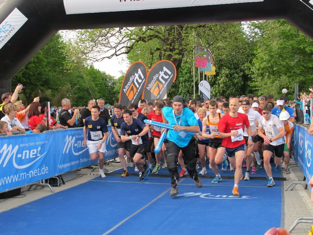 1. Augsburger Firmenlauf: Der Start. Fotos: B4B SCHWABEN